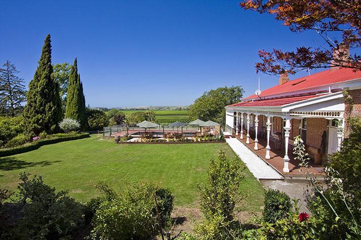 Hotel Ugbrooke Country Estate Lower Dashwood Exteriér fotografie